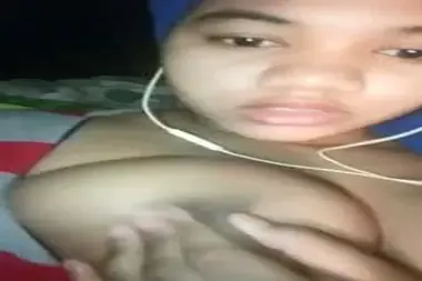 Mainin Tetek Gede Jilbab Biru poster