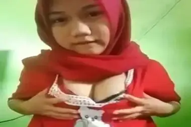 Ukhti Hijab Merah Colmek Main Jari Becek 2026 poster